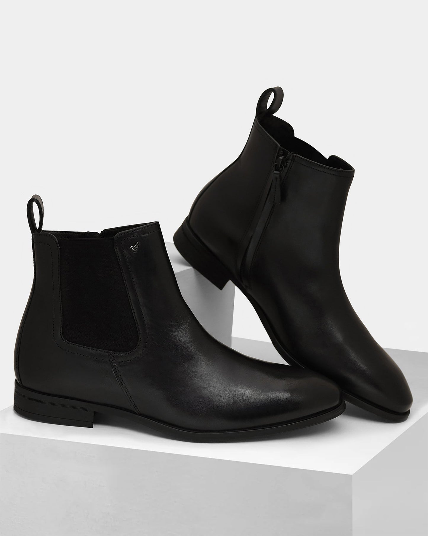 Black Leather Boots With Zipper - Wrayy