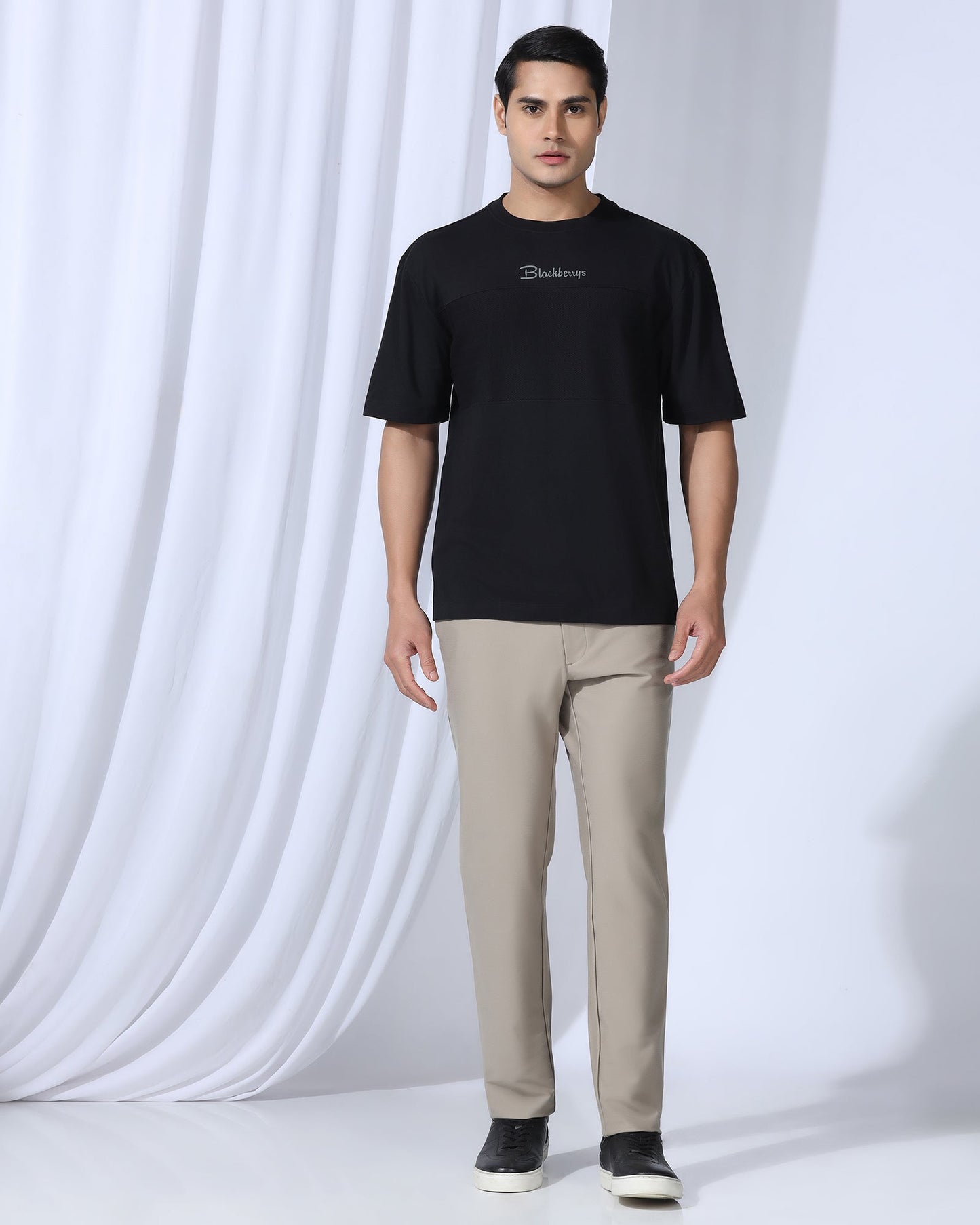 Crew Neck Black Solid T-Shirt - Stroke