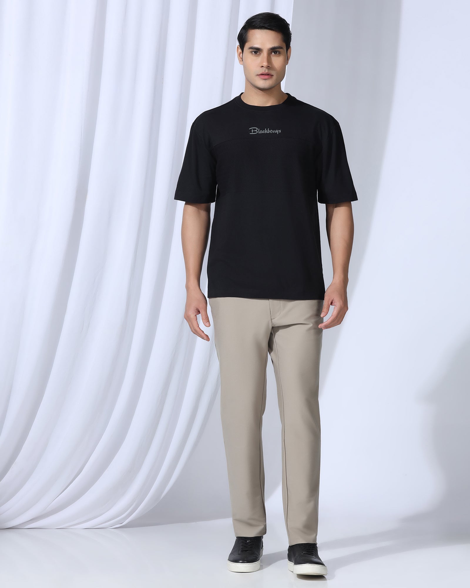 Crew Neck Black Solid T-Shirt - Stroke
