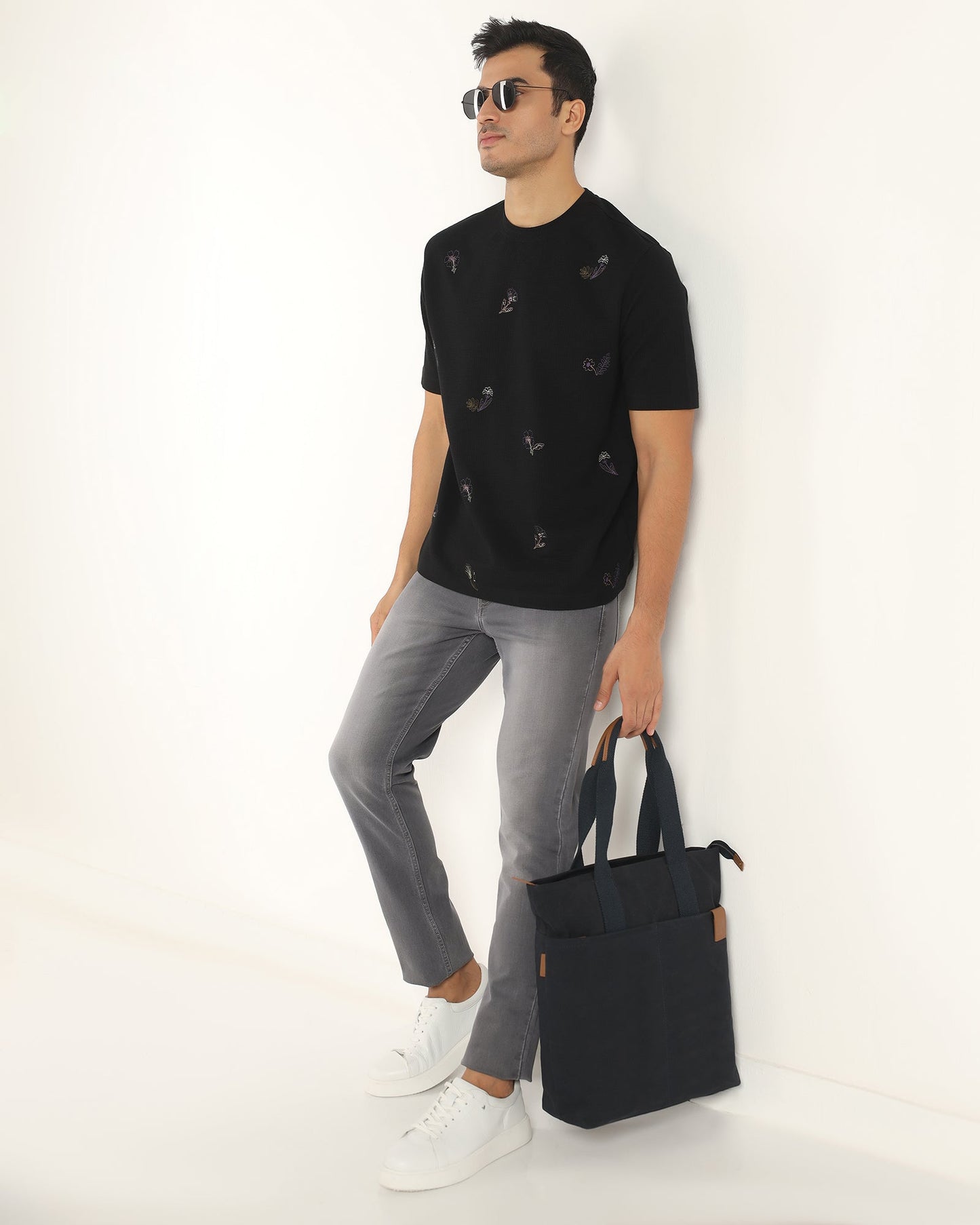 Crew Neck Black Printed T-Shirt - Scribble