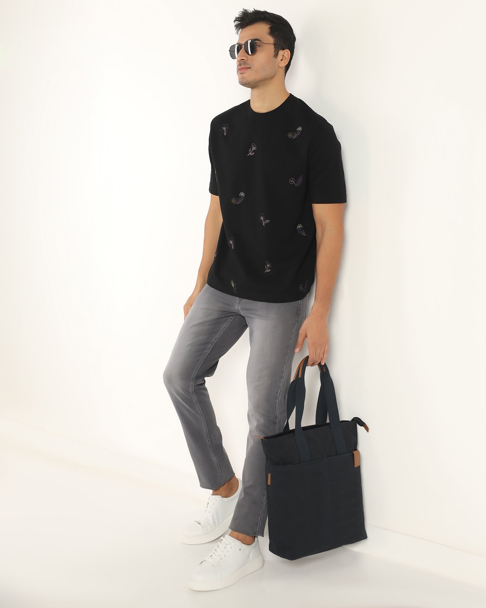 Crew Neck Black Printed T-Shirt - Scribble