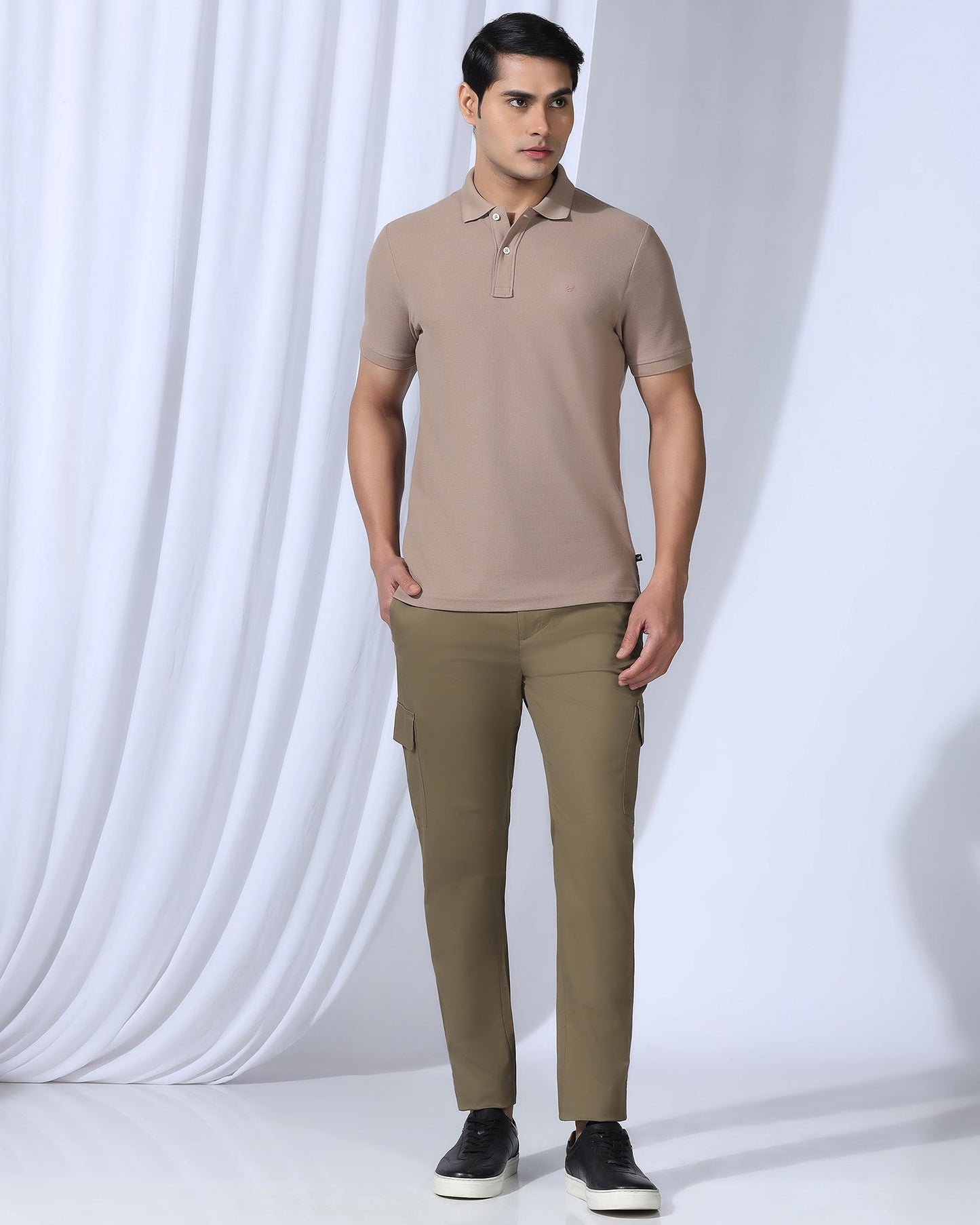 Sneaker Fit Casual Khaki Solid Khakis - Lite