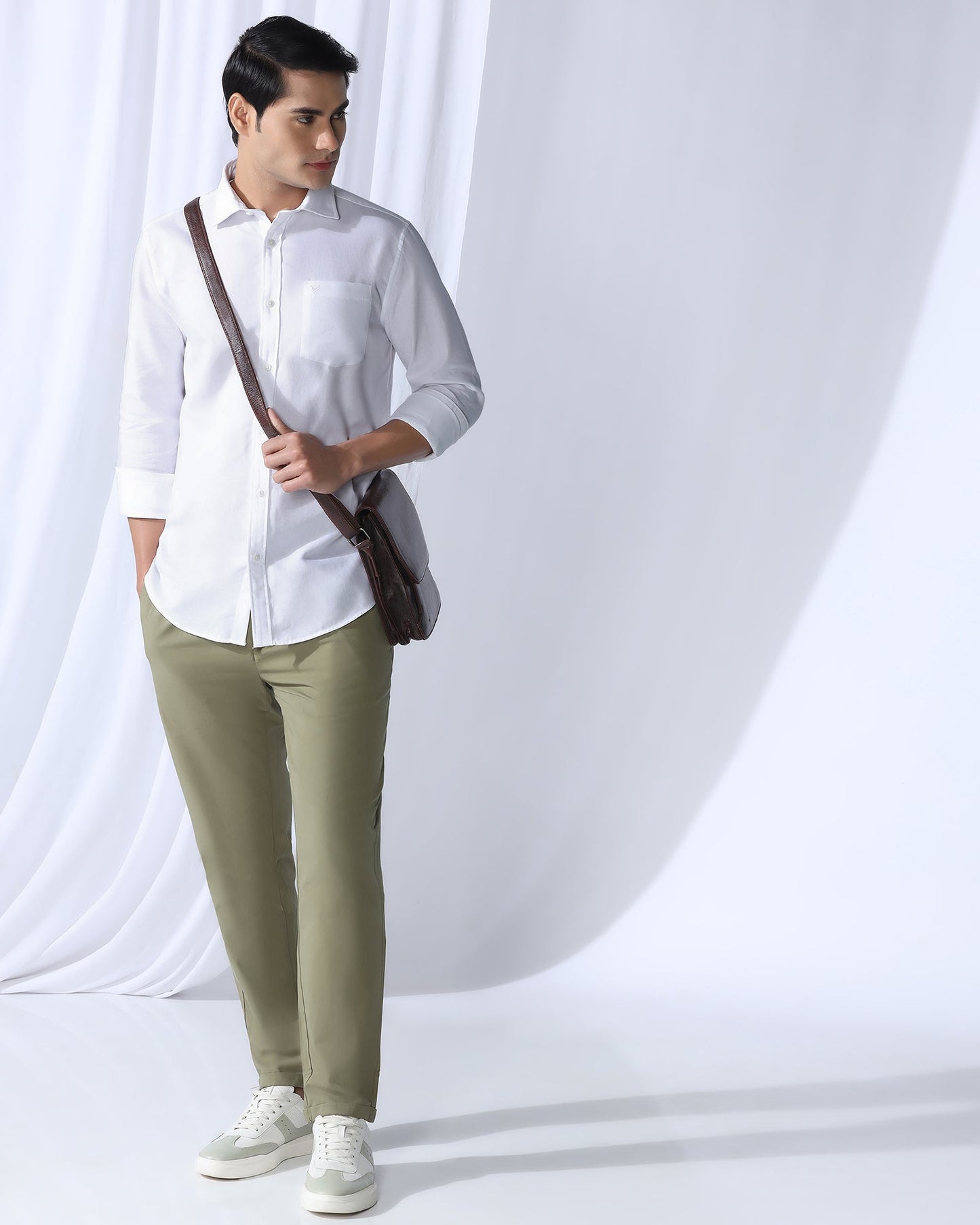 Sneaker Fit Casual Olive Solid Khakis - Ario