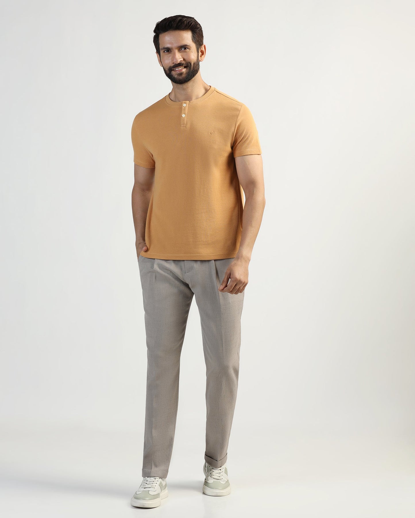 Sneaker Fit Mouse Solid Pant - Icon