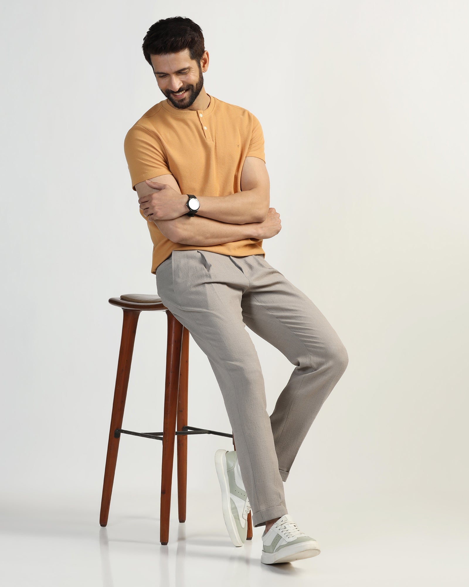Sneaker Fit Mouse Solid Pant - Icon